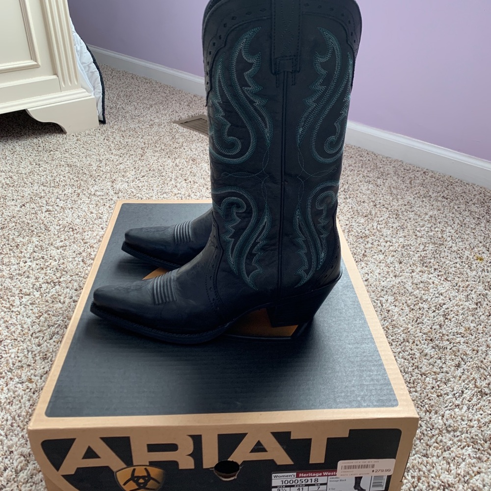 Ariat NWT women’s black cowboy boots 9.5 - Picture 5 of 7